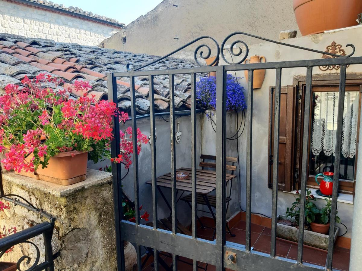 La Casa Del Pittore Di Petralia Petralia Soprana Exterior foto