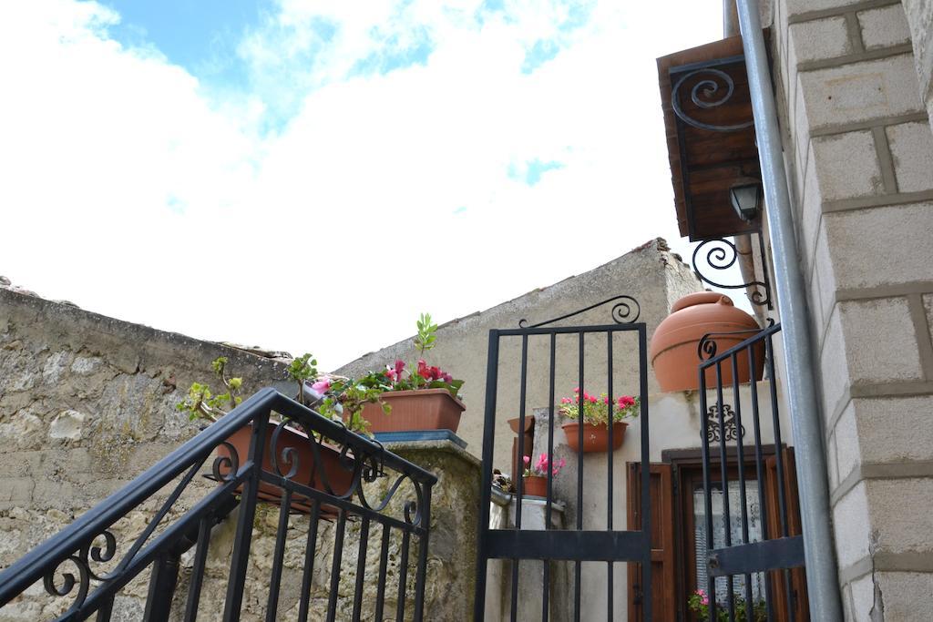 La Casa Del Pittore Di Petralia Petralia Soprana Exterior foto